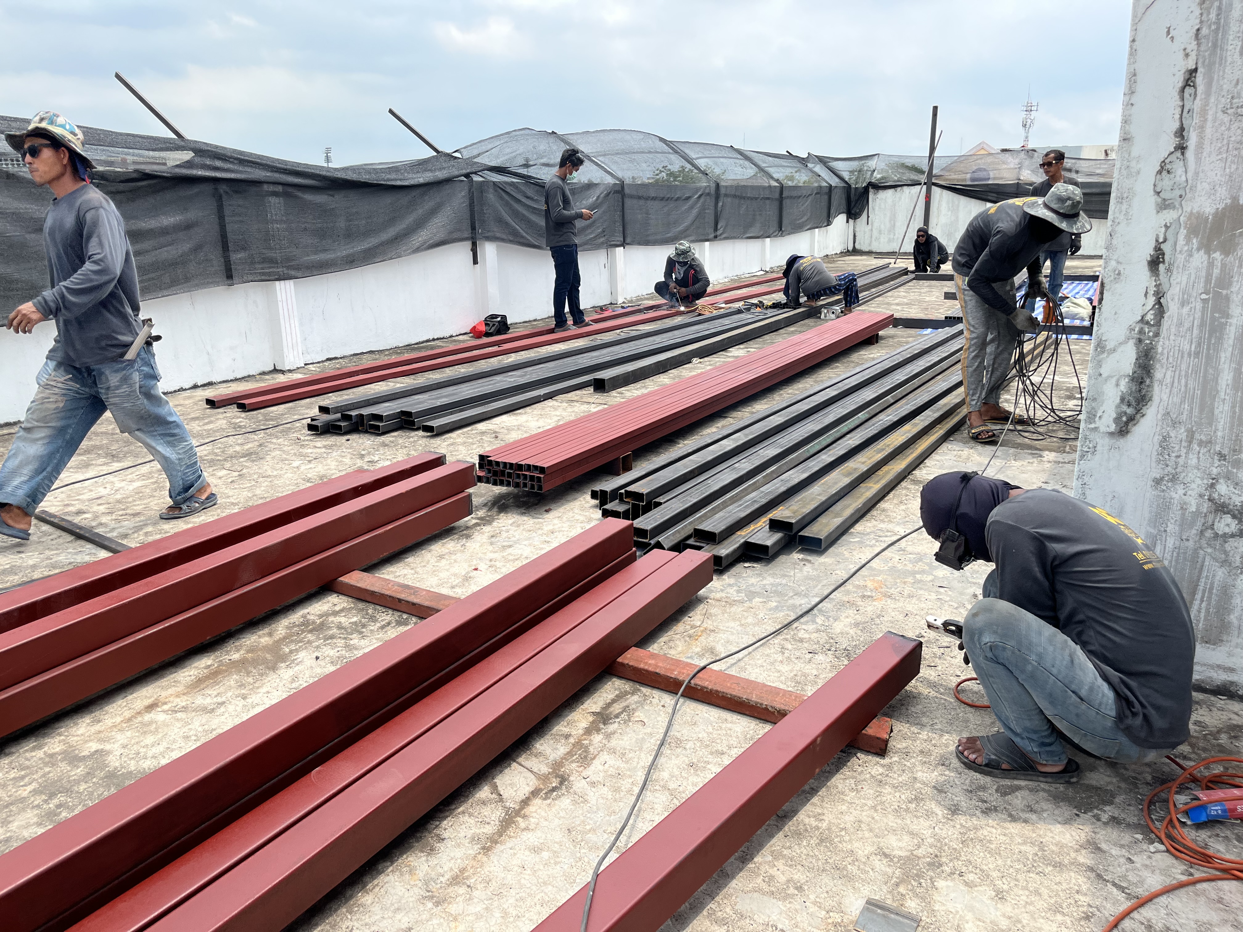 งานสร้างโกดังเก็บสินค้าบนชั้นดาดฟ้าอาคาร4 ชั้น