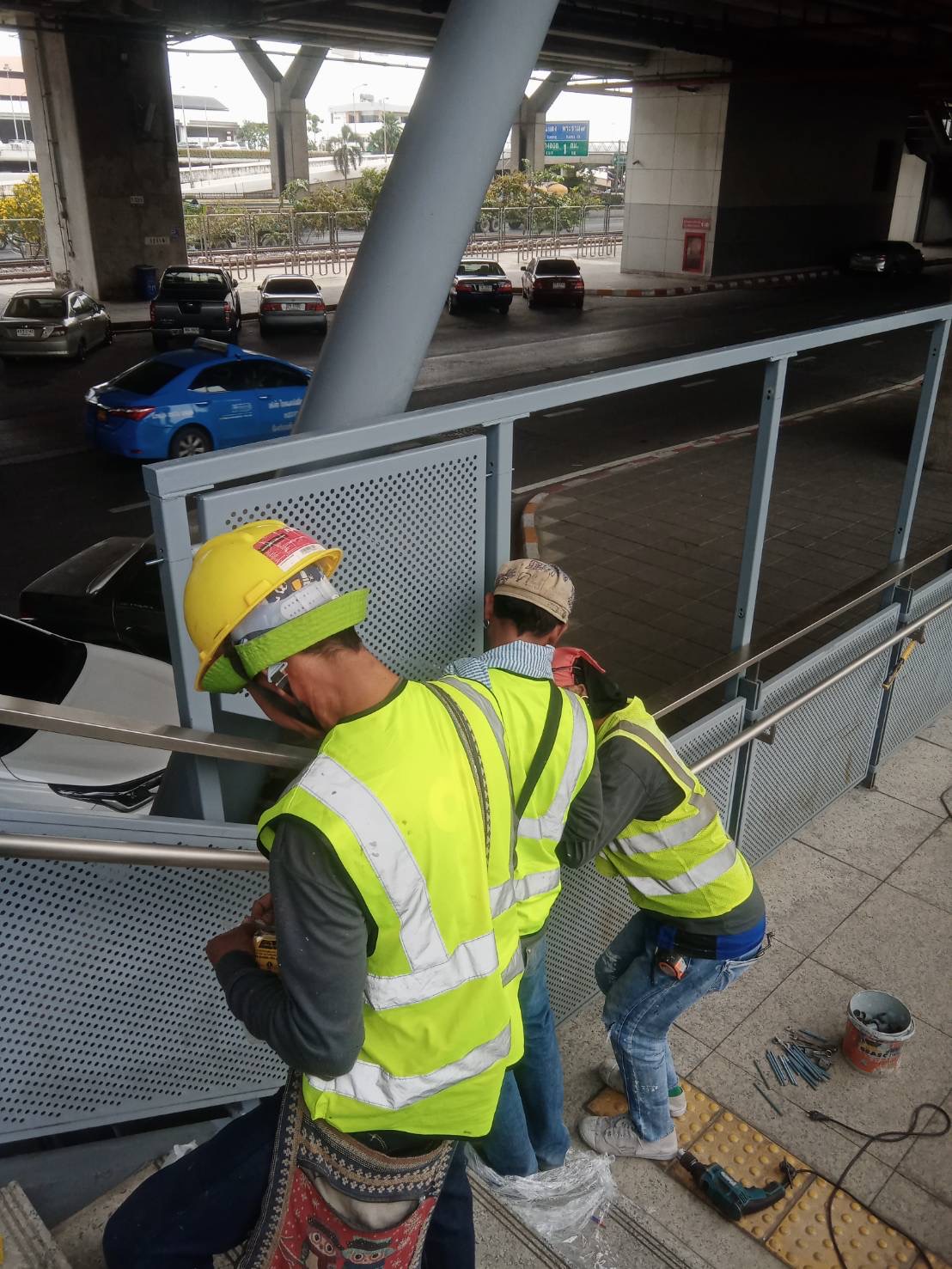 ผลงานติดตั้งตระแกรงเหล็ก