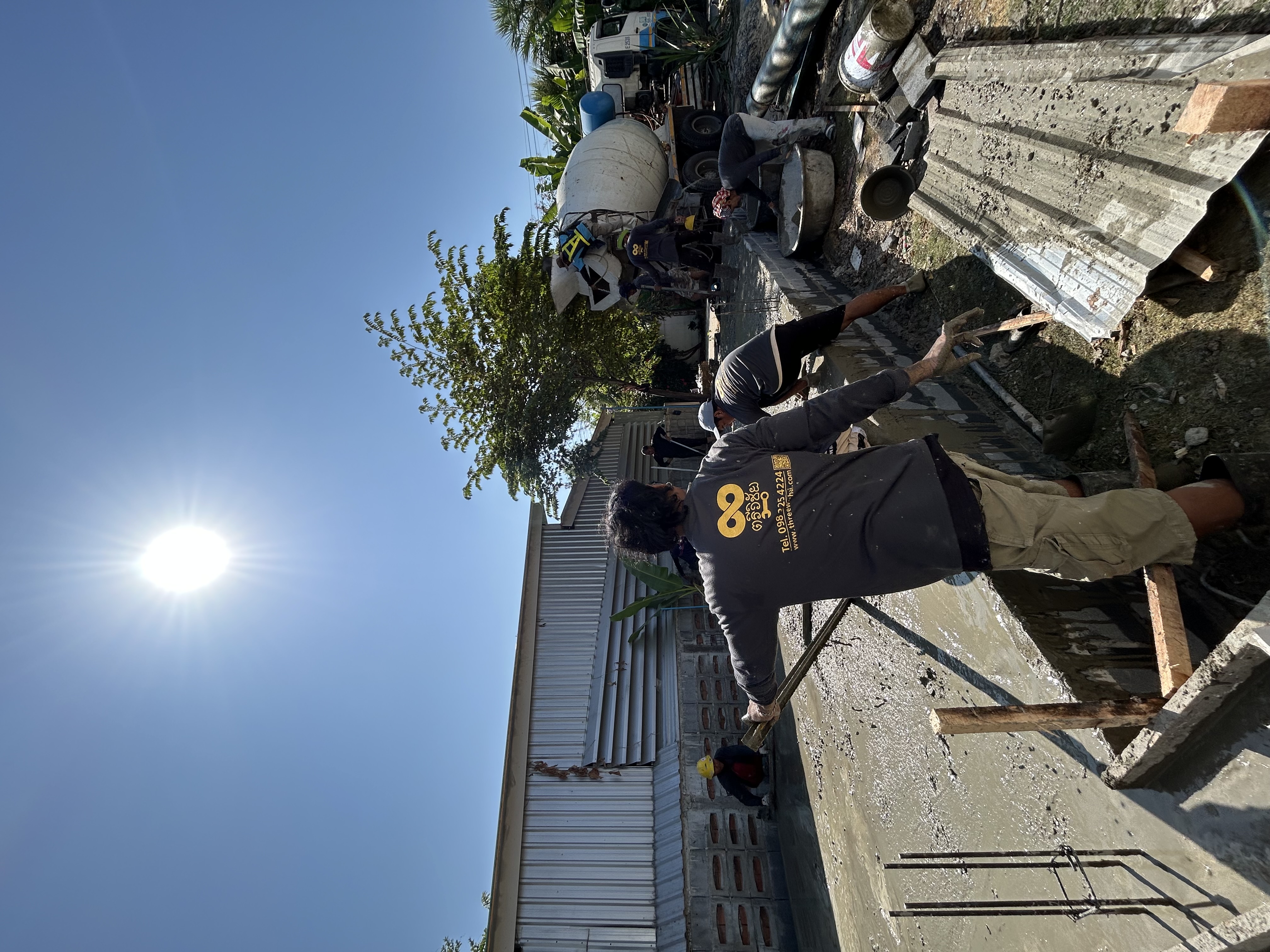 ผลงานการวางแผ่นพื้นและเทคอนกรีตสำเร็จ