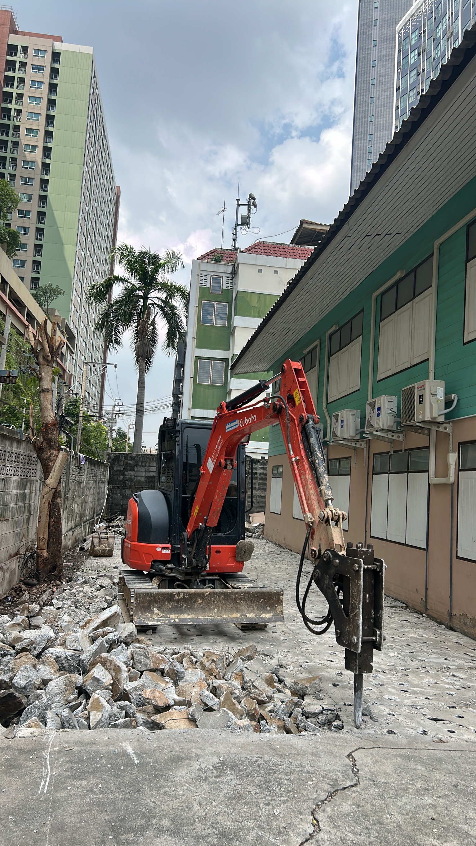งานรื้อถอนปรับพื้นที่หน้างาน